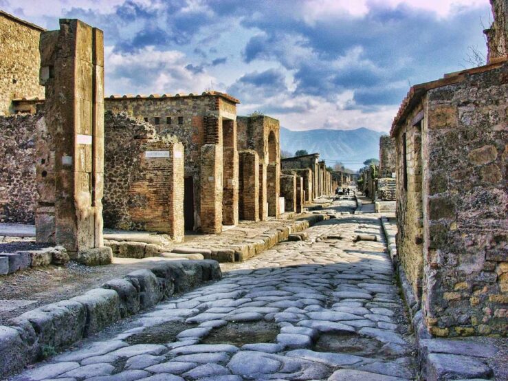 Visit Pompeii ruins, volcano and city in Italy