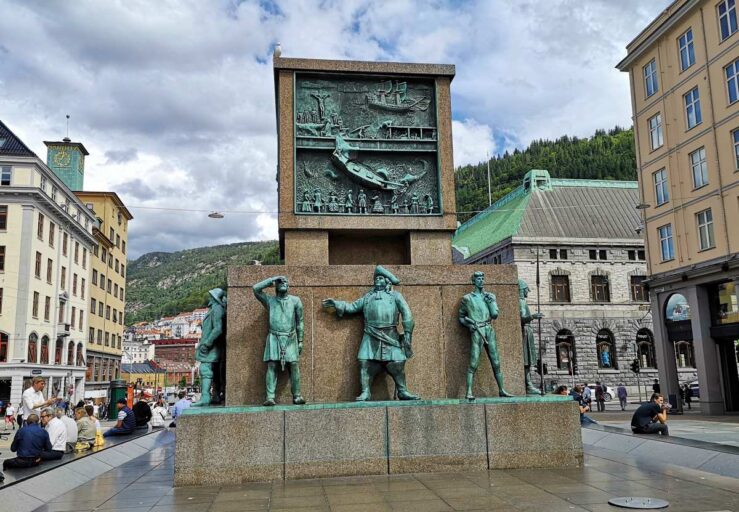 Torgallmenningen Sailor's Monument