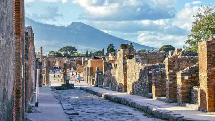 Visit Pompeii Ruins, Volcano & City in Italy