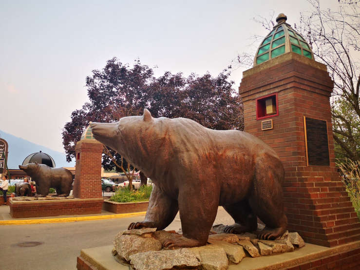Grizzly bear statue British Columbia
