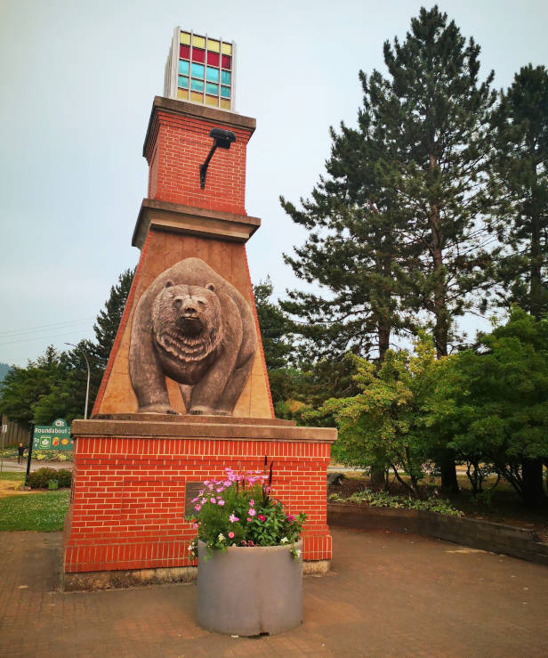 bear statue portal