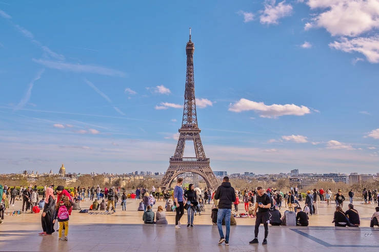 Paris Eiffel Tower, Notre-Dame, Louvre in 3 days