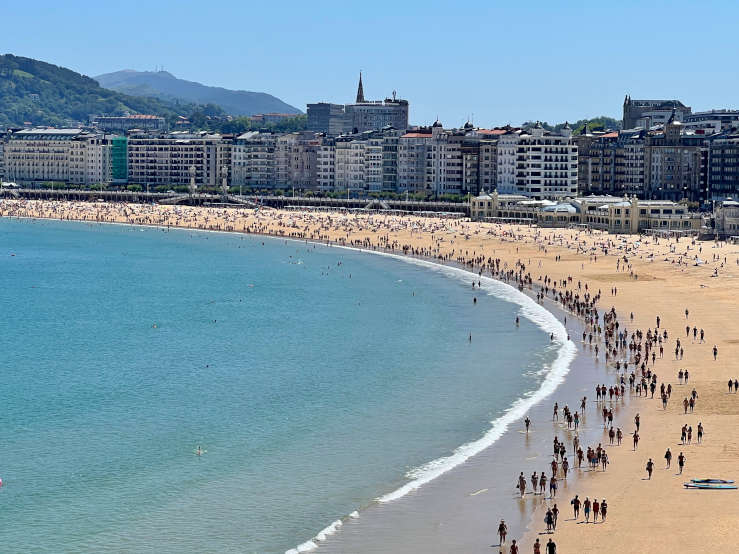 Things to do in San Sebastián Spain: Concha Beach