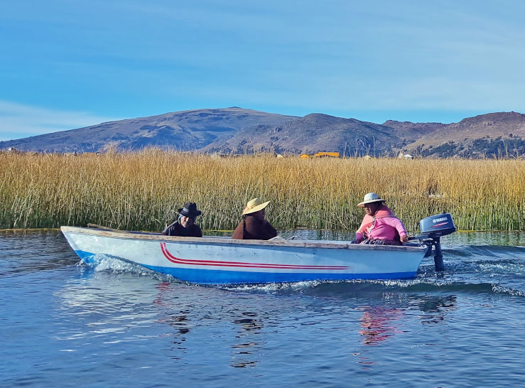 Where are the Lake Titicaca Uros Floating Islands