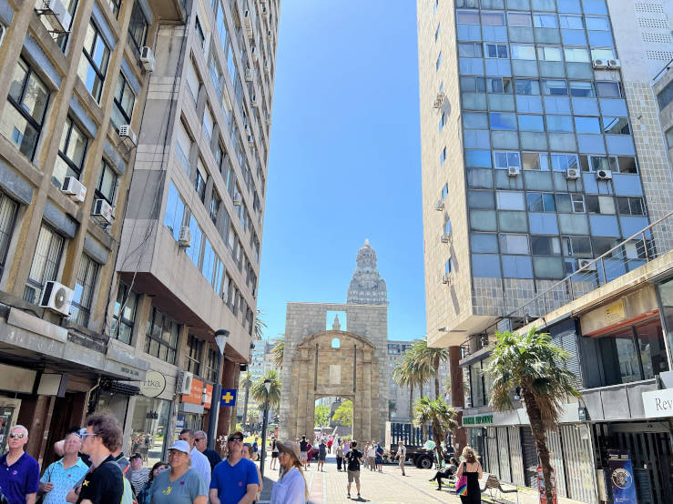 Puerta de la Ciudadela Montevideo Uruguay