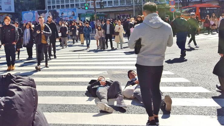 Shibuya Crossing in Tokyo with top hotels nearby