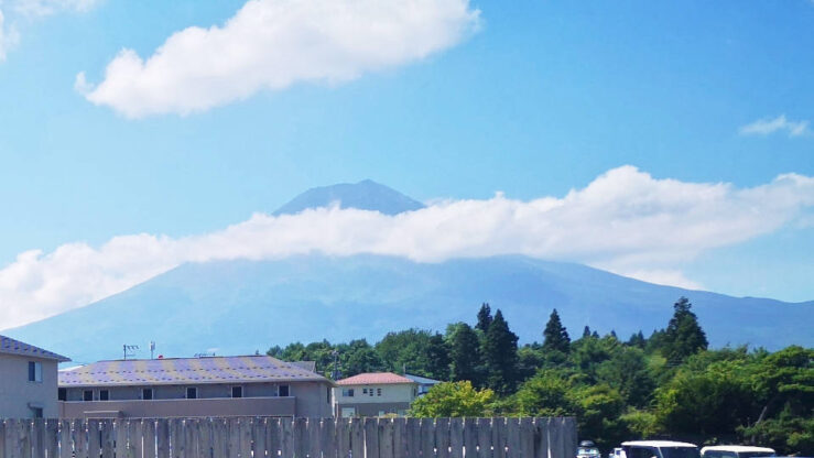 Mount Fuji seen from Lake Kawaguchiko, popular day trip from Tokyo